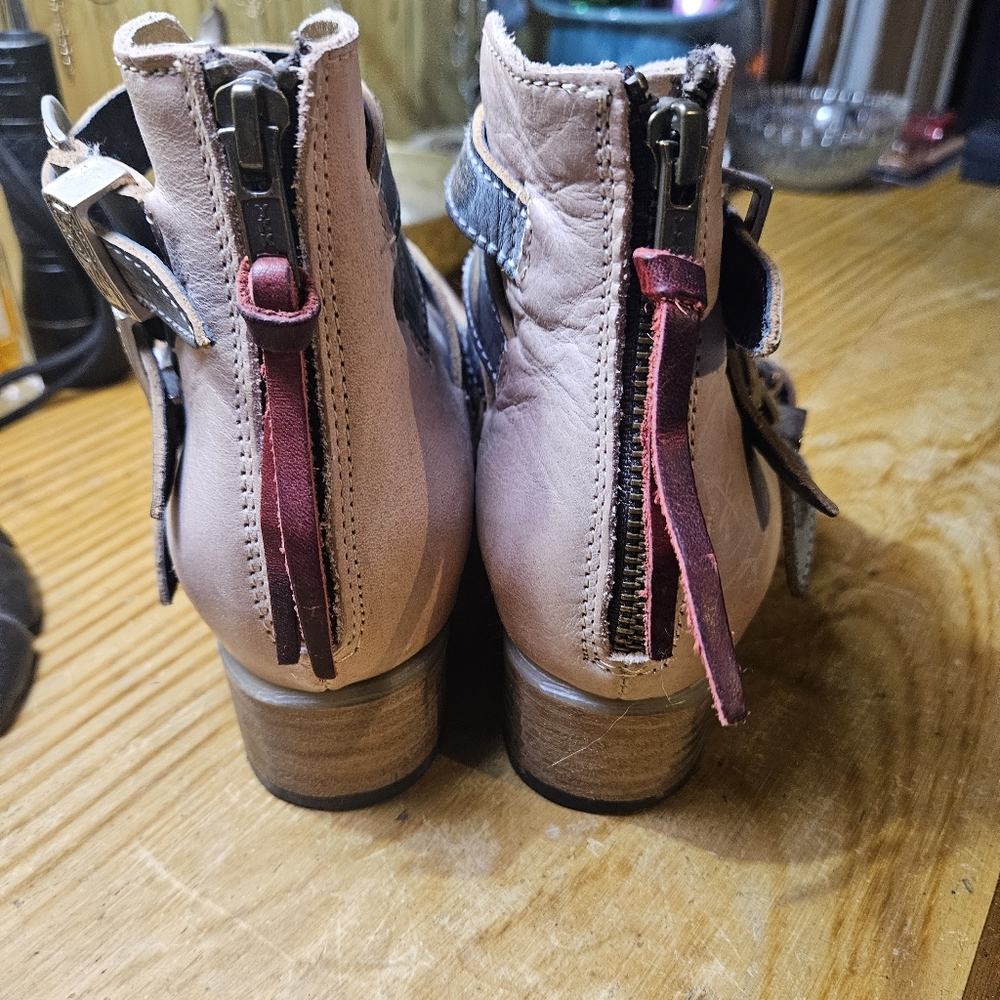 Freebird Scarlet Blush Size 6 - Picture 2 of 3